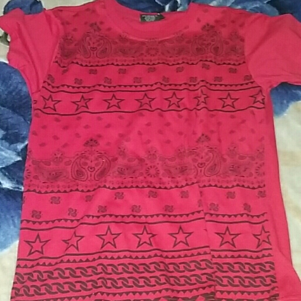 Victorious Tee